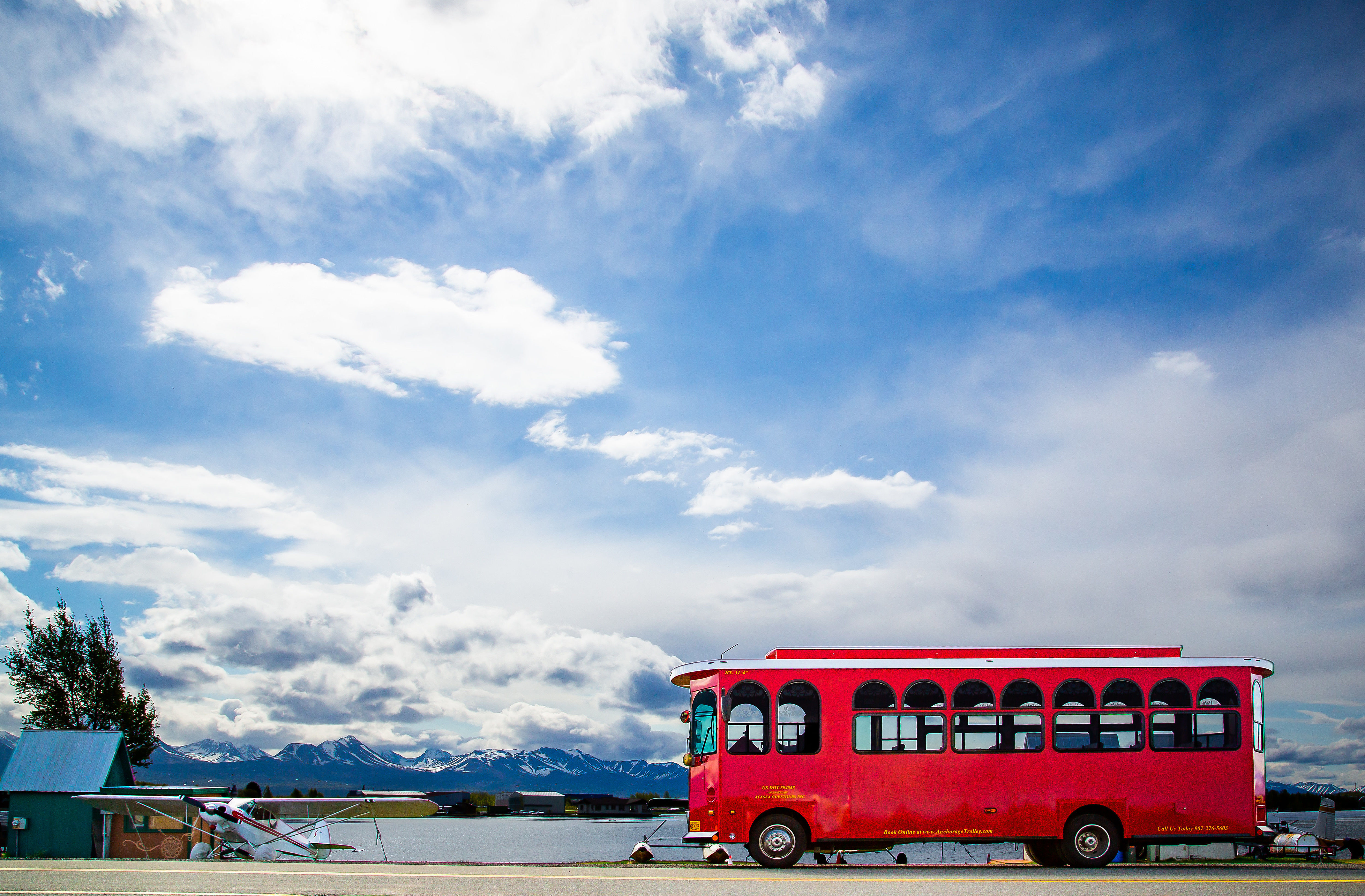 Anchorage Wedding Photographers – Anchorage Trolley